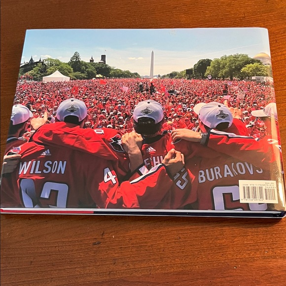Washington Capitals 2018 Stanley Cup Champions Book/Player Cards by Upper Deck - Picture 2 of 13